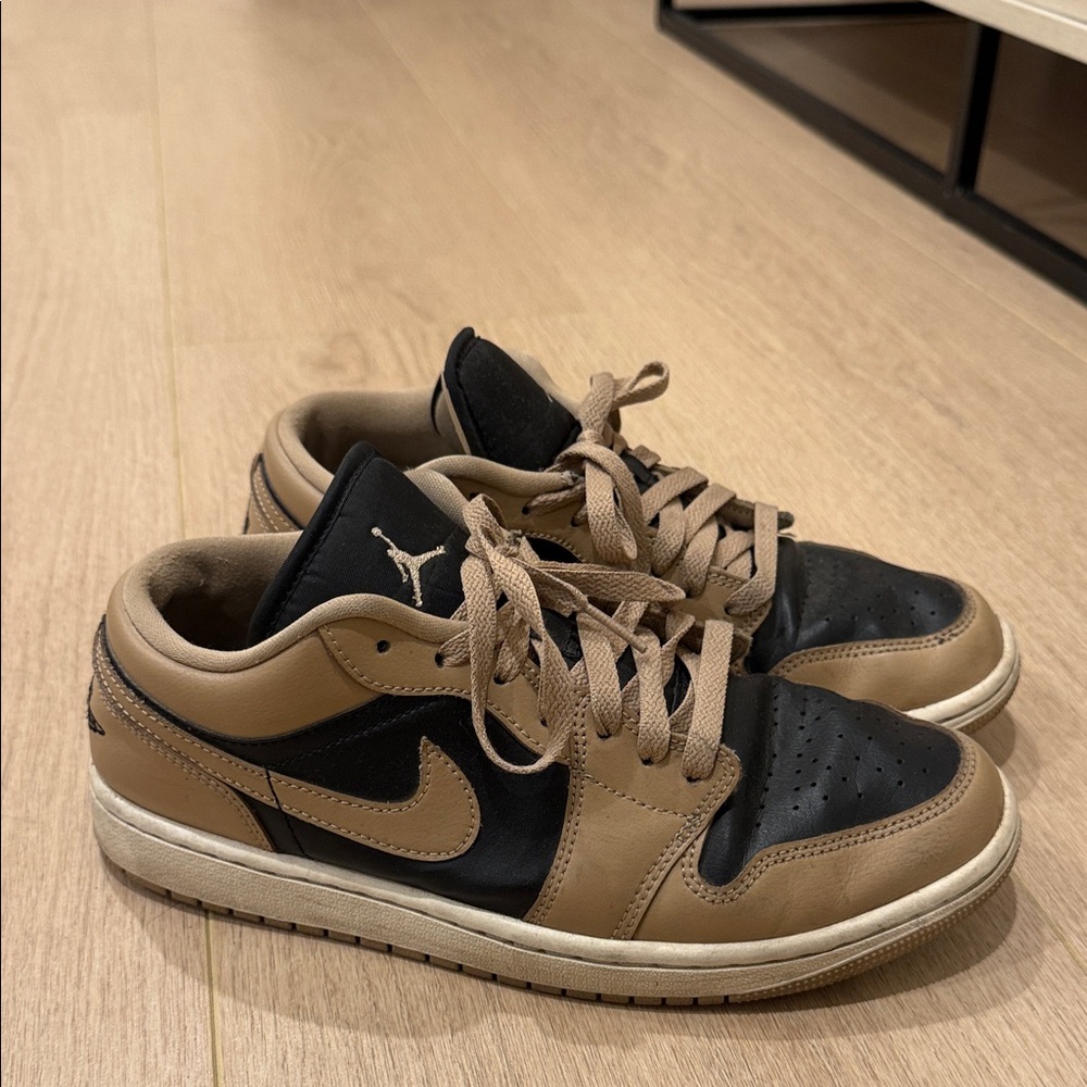 Nike Dunks Black and Tan